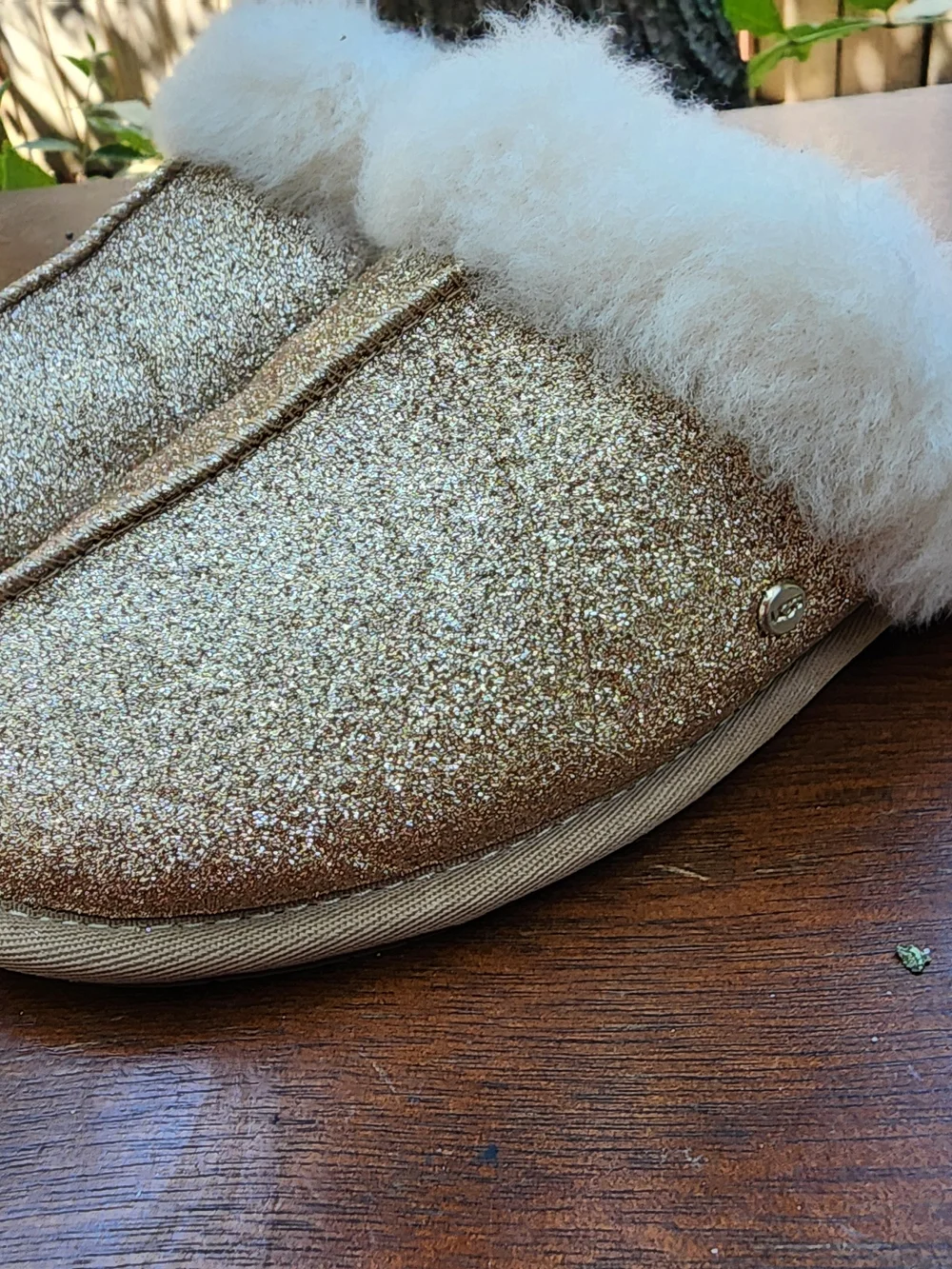 UGG Scuffette II Metallic Sparkle Gold Slippers Size [6]